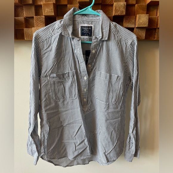 Abercrombie & Fitch blouse, small - Picture 1 of 4